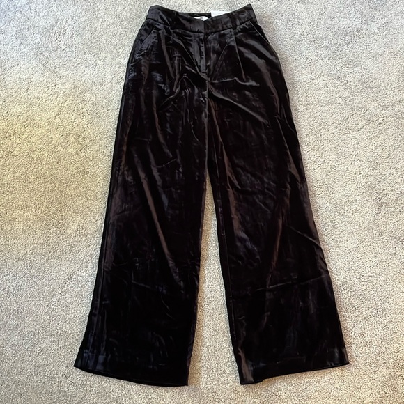 LOFT Curvy Peyton Trouser in Velvet - Picture 3 of 10